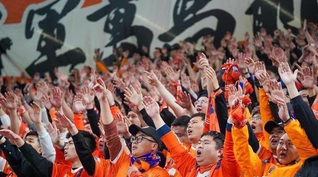 洛杉矶湖人训练开放日，国际比赛日远射贴柱引欢呼，中超在即，轮换策略成焦点的简单介绍