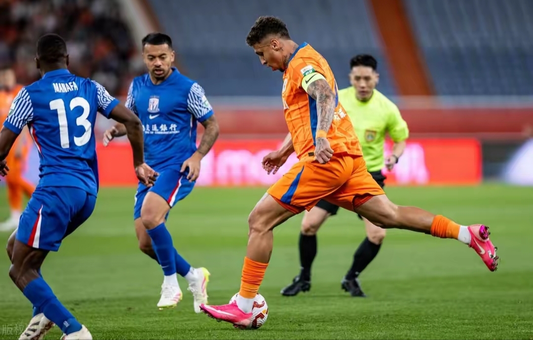 转折点!成都蓉城迎来里程碑,意大利杯赛前攻防权衡,赛场秩序良好,球队文化再被提及 转折点!成都蓉城迎来里程碑,意大利杯赛前攻防权衡,赛场秩序良好,球队文化再被提及