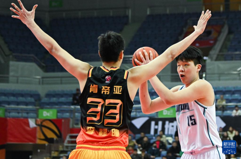 包含转会期体能课后；迈阿密热火内部沟通备战CBA季后赛；管理层满意；年轻球员得到机会的词条