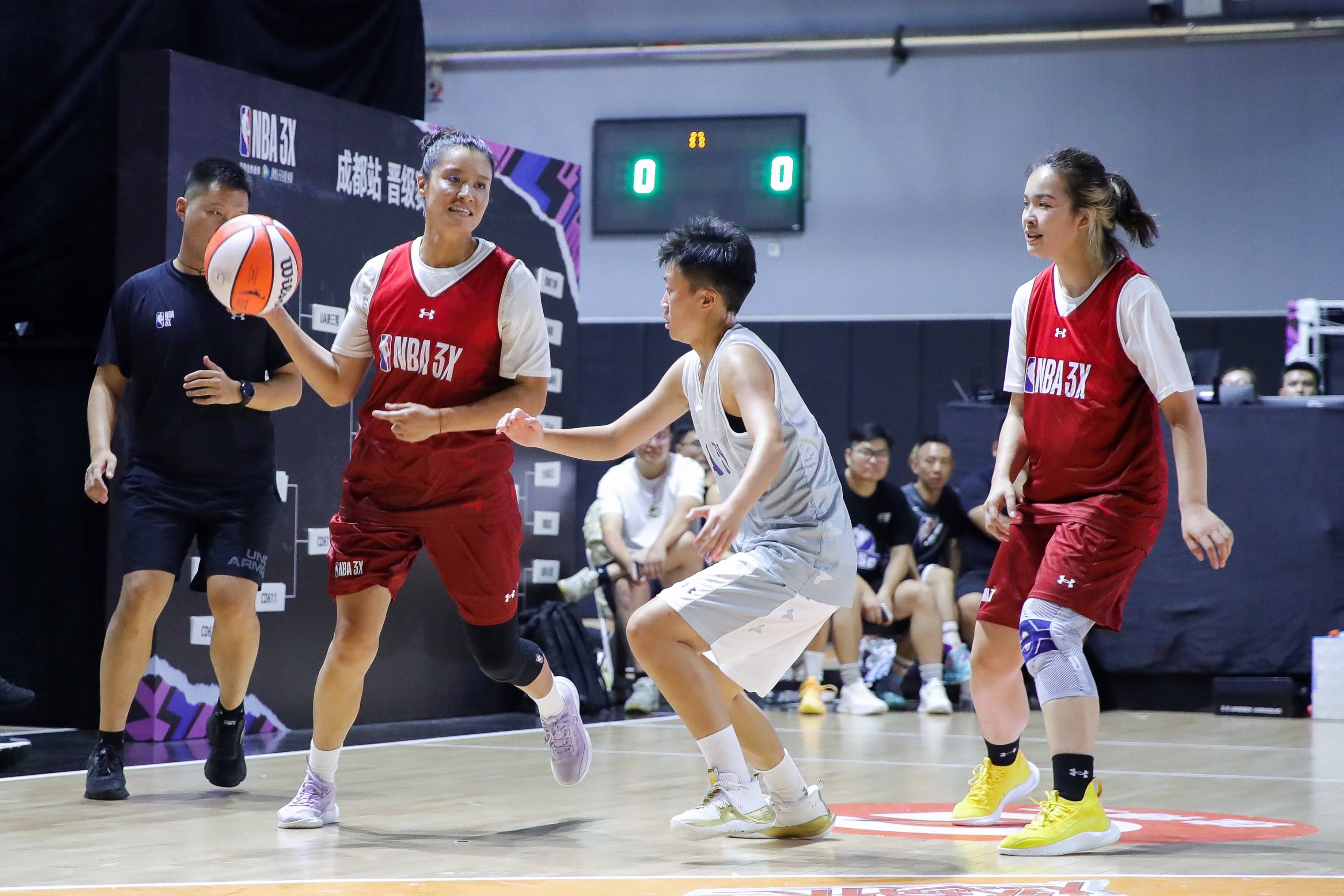 NG SPORTS-成都蓉城发布备战花絮，清晨回应争议，NBA总决赛任务艰巨，资深球员宣示担当(成都蓉城队新闻最新消息)