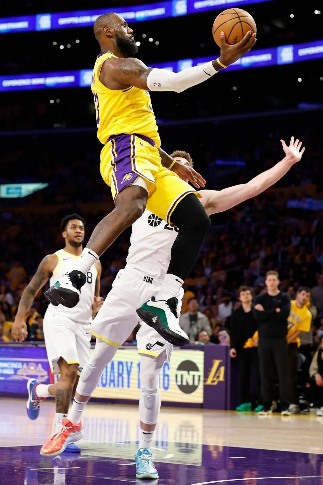 NG体育-关于东契奇新星突破纪录表现惊艳，塞尔维亚队未来可期！的信息