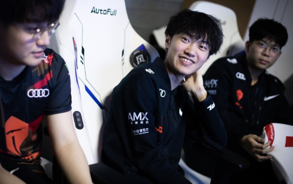 南宫体育-包含Karsa迎来十赛季高光表现，公牛球迷沸腾！的词条